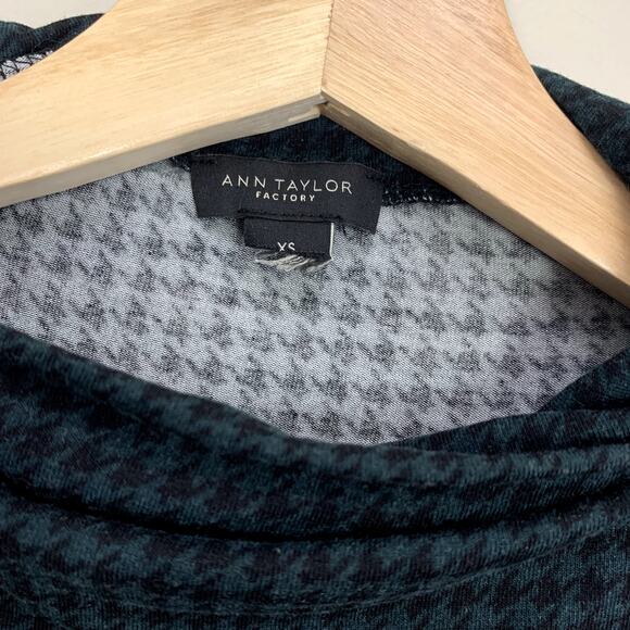 Ann Taylor Factory Houndstooth Turtleneck Green Black XS Extra Small - Picture 4 of 6